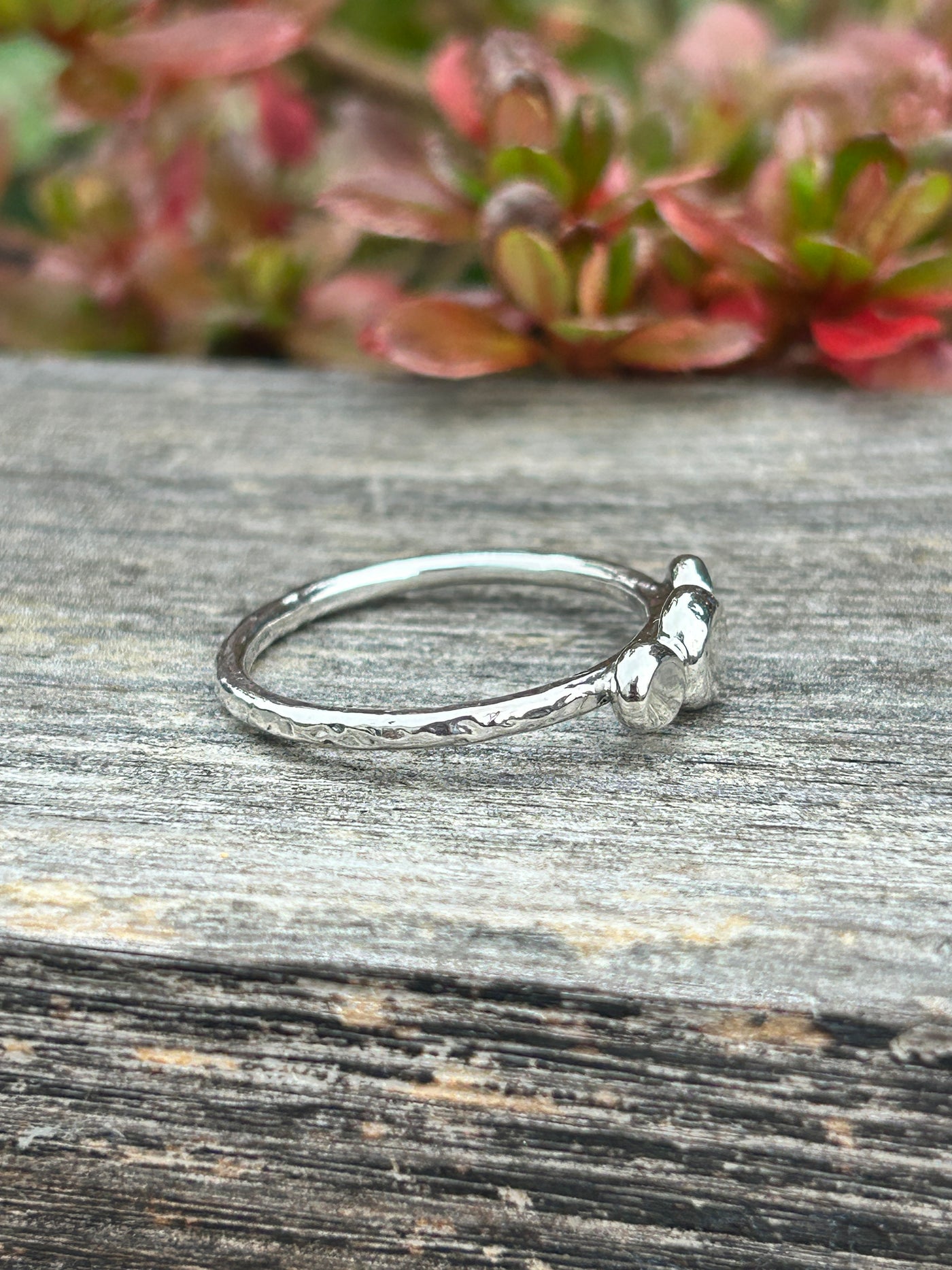 Pebble stacking ring