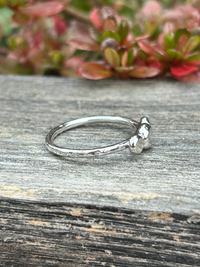 Pebble stacking ring