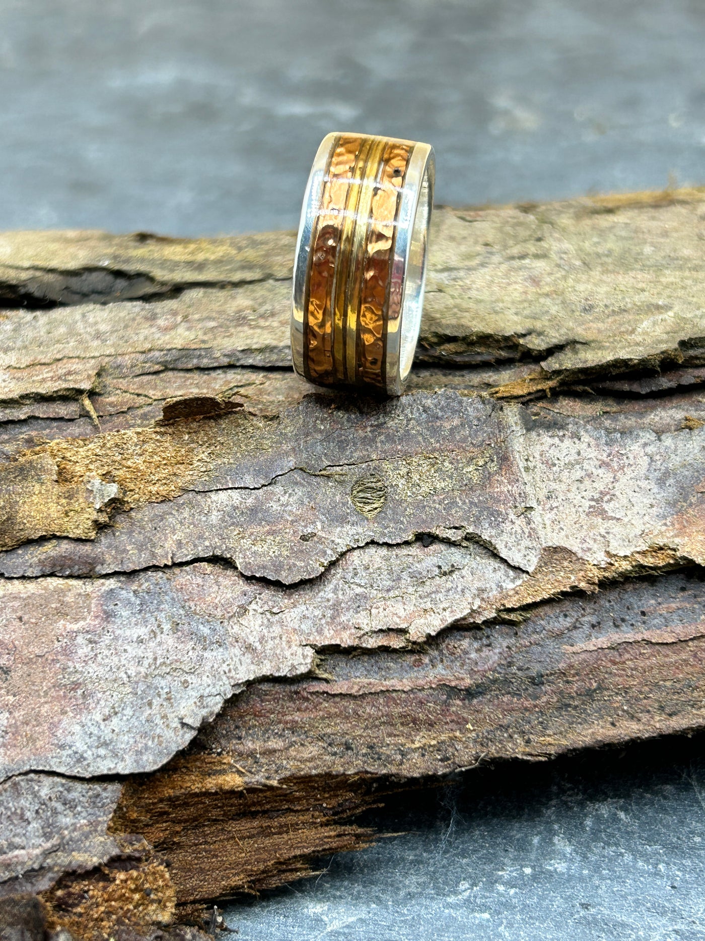 Inlay band with copper and gold