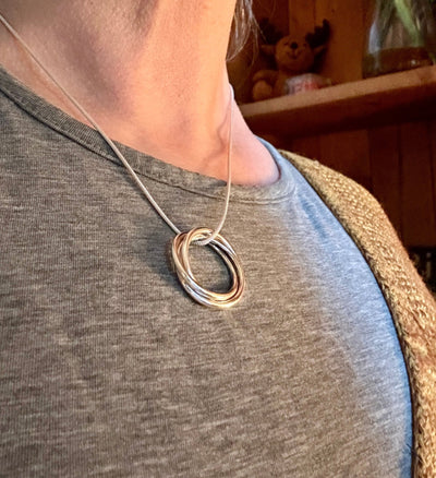 Interlocking Ring Pendant - LaVidaLoca Jewellery