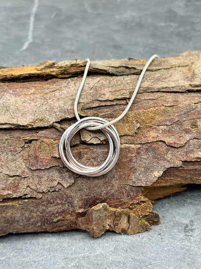 Interlocking Ring Pendant - LaVidaLoca Jewellery