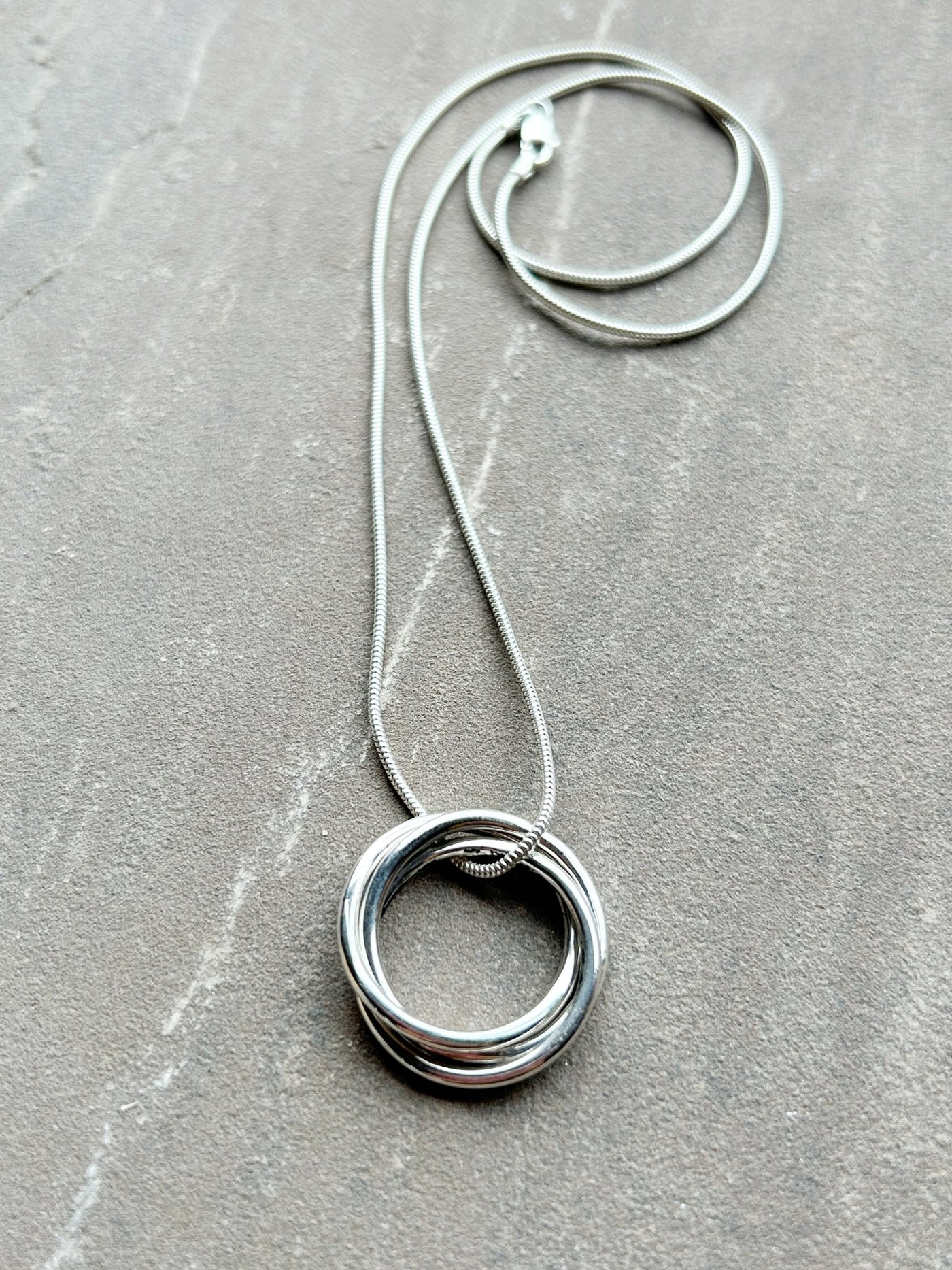 Interlocking Ring Pendant - LaVidaLoca Jewellery